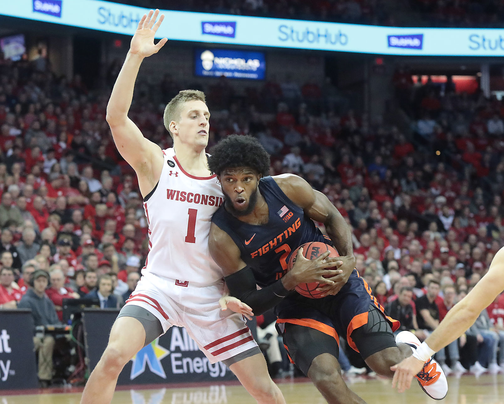 Fighting Illini 71, Badgers 70